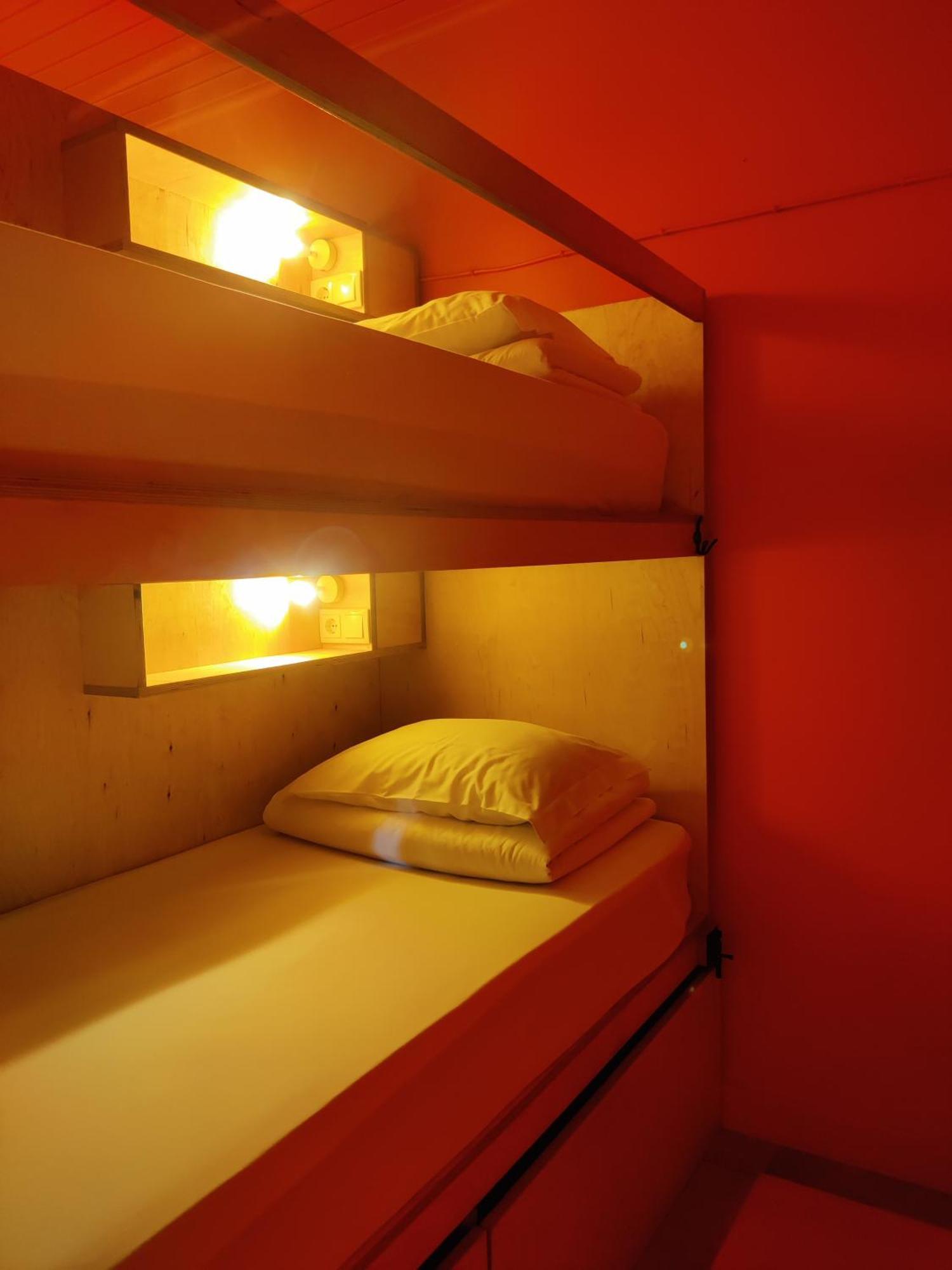 Out Of The Blue Hostel Понта Делгада Екстериор снимка