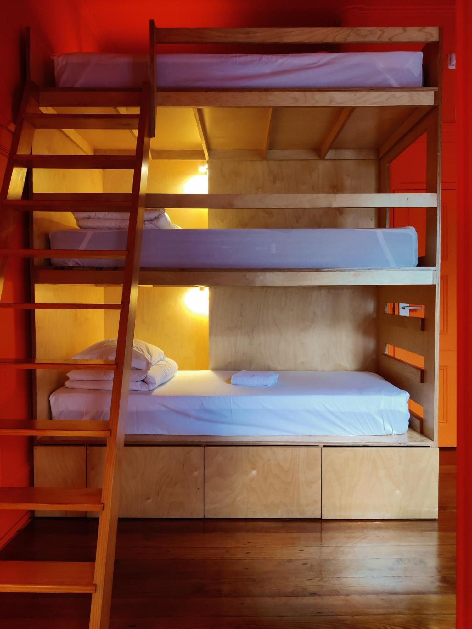 Out Of The Blue Hostel Понта Делгада Екстериор снимка